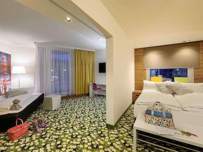 آیبیس استایلز وین سیتی هتل