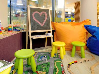 آیبیس استایلز وین سیتی هتل