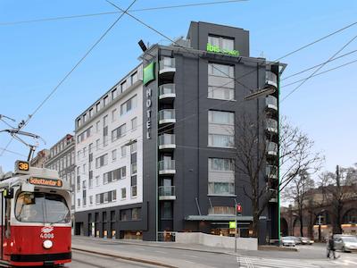 آیبیس استایلز وین سیتی هتل