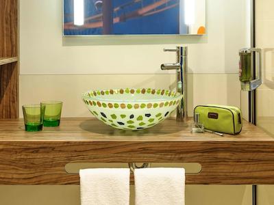 آیبیس استایلز وین سیتی هتل