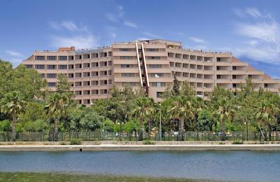 گرند پرستیژ هتل اند اسپا-ساید