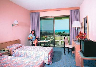 گرند پرستیژ هتل اند اسپا-ساید