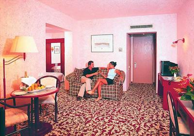 گرند پرستیژ هتل اند اسپا-ساید