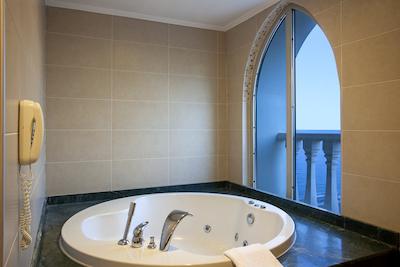 کراون پلازا آنتالیا