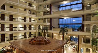 کراون پلازا آنتالیا