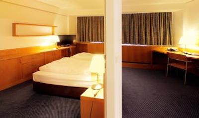 هتل اند پالایس استرودلهف