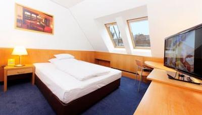 هتل اند پالایس استرودلهف