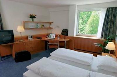 هتل اند پالایس استرودلهف