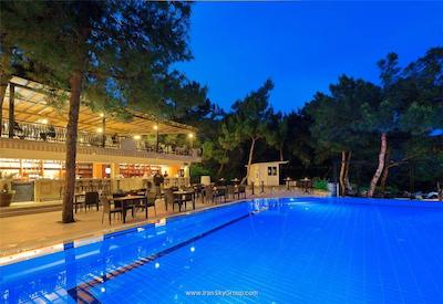 بدروم پارک ریزورت