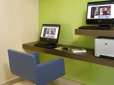 کی کی پیکاسو بارسلونا