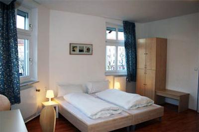 ای اند او وین استادتهال