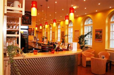 ای اند او وین استادتهال