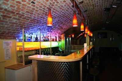 ای اند او وین استادتهال