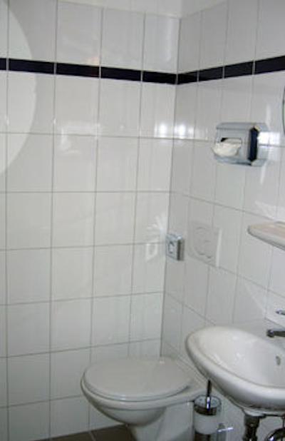 ای اند او وین استادتهال