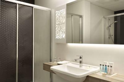 رامادا هتل اند سوئیتس کمال پاشا