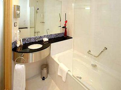 هالیدی این اکسپرس بارسلونا سیتی 22