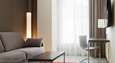 ان اچ دیاگونال سنتر