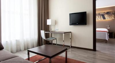 ان اچ دیاگونال سنتر