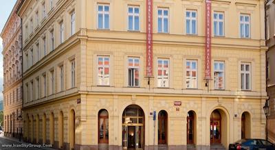 چارلز بریج پالاس