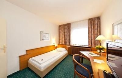 نووم هتل بولوارد اشتوتگارت سیتی