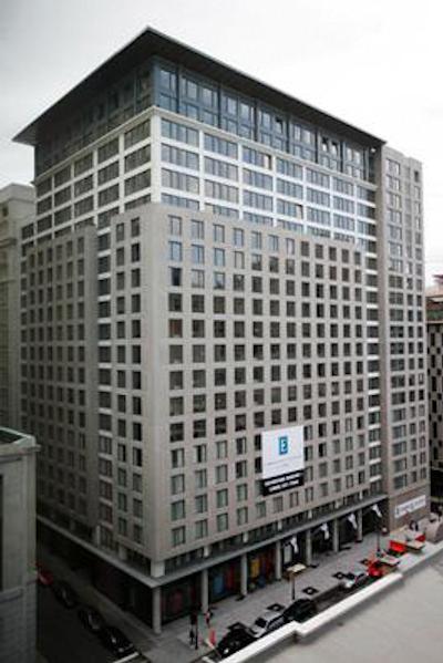 امبسی سوئیتس مونترئال