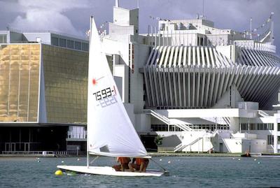 امبسی سوئیتس مونترئال