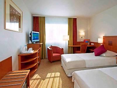 نووتل وارسزاوا سنتروم