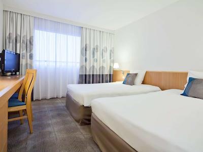 نووتل وارسزاوا سنتروم