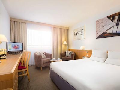 نووتل وارسزاوا سنتروم