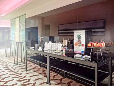 نووتل وارسزاوا سنتروم