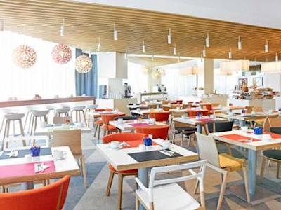 نووتل وارسزاوا سنتروم