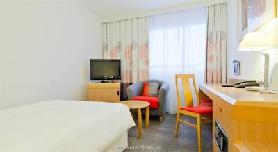 نووتل وارسزاوا سنتروم