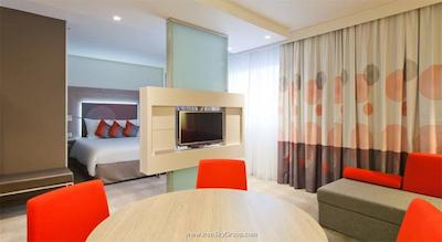 نووتل وارسزاوا سنتروم