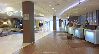 نووتل وارسزاوا سنتروم