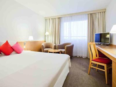 نووتل وارسزاوا سنتروم