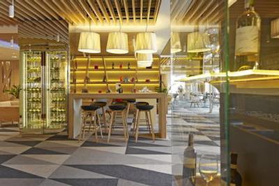 نووتل وارسزاوا سنتروم