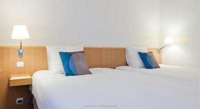 نووتل وارسزاوا سنتروم