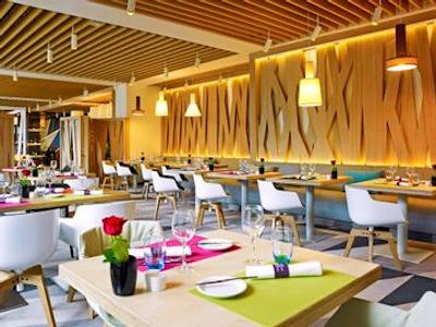 نووتل وارسزاوا سنتروم