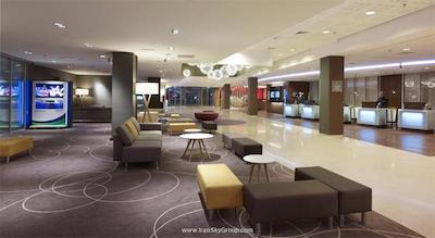 نووتل وارسزاوا سنتروم