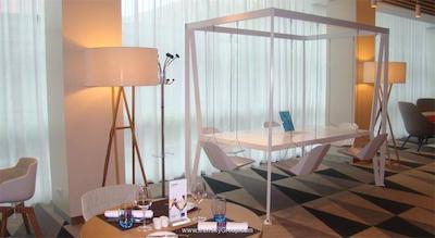 نووتل وارسزاوا سنتروم