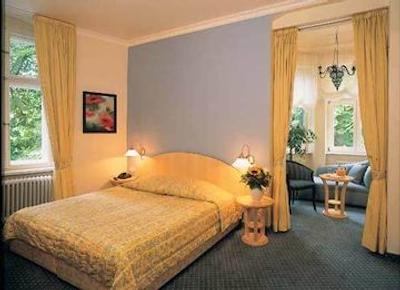 نووم هتل کرنپرینز برلین