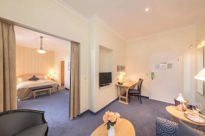 نووم هتل کرنپرینز برلین