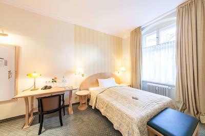 نووم هتل کرنپرینز برلین