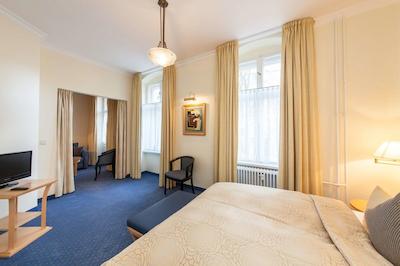 نووم هتل کرنپرینز برلین