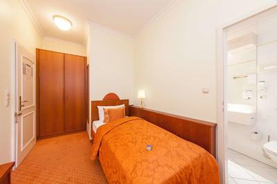 نووم هتل کرنپرینز برلین