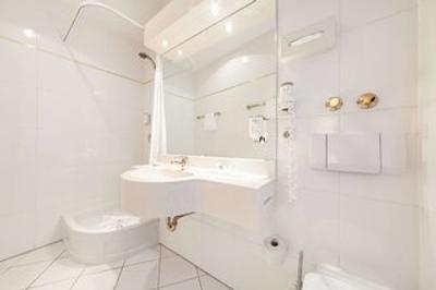 نووم هتل کرنپرینز برلین