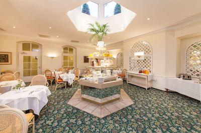 نووم هتل کرنپرینز برلین