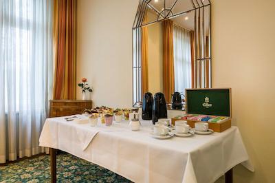 نووم هتل کرنپرینز برلین