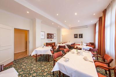 نووم هتل کرنپرینز برلین