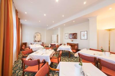 نووم هتل کرنپرینز برلین